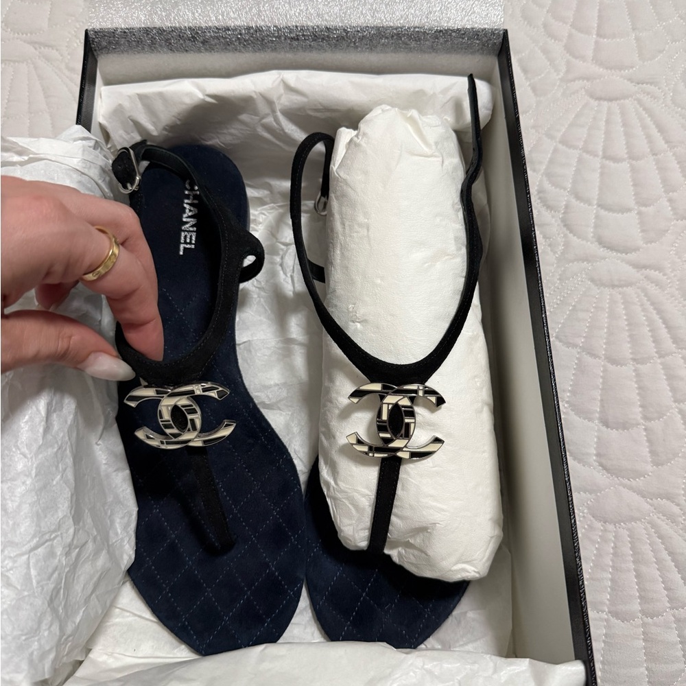 CHANEL Black Suede Thong Sandals